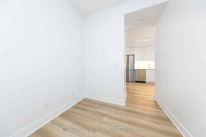 Photo 3 at 323 - 7 Kenaston Gardens, Bayview Village, Toronto