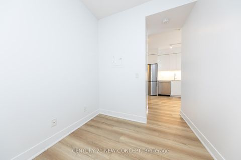 Photo 3 at 323 - 7 Kenaston Gardens, Bayview Village, Toronto