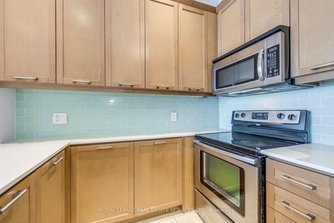 Photo 13 at 701 - 2470 Prince Michael Drive, JC Joshua Creek, Oakville