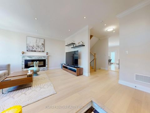 Photo 4 at 5 Point Pelee Lane, Rouge Woods, Richmond Hill