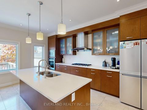 Photo 10 at 5 Point Pelee Lane, Rouge Woods, Richmond Hill