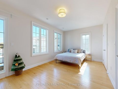 Photo 16 at 5 Point Pelee Lane, Rouge Woods, Richmond Hill