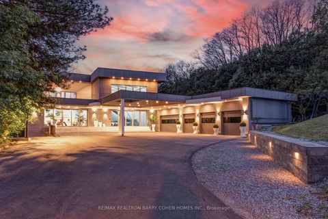 Photo 1 at 23 Hunters Glen Road, Aurora Estates, Aurora