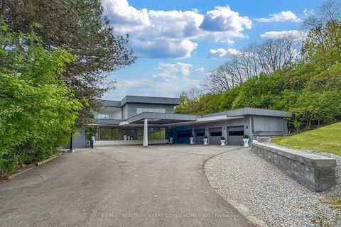 Photo 2 at 23 Hunters Glen Road, Aurora Estates, Aurora