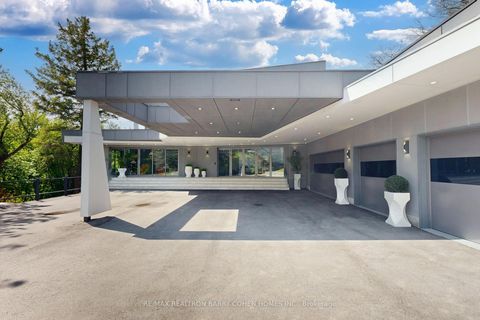 Photo 3 at 23 Hunters Glen Road, Aurora Estates, Aurora