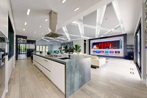 Photo 13 at 23 Hunters Glen Road, Aurora Estates, Aurora