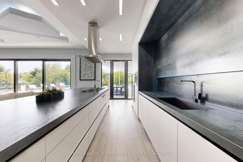 Photo 17 at 23 Hunters Glen Road, Aurora Estates, Aurora