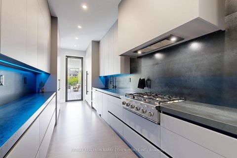 Photo 18 at 23 Hunters Glen Road, Aurora Estates, Aurora