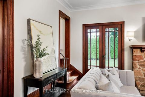 Photo 12 at 690 Bessborough Drive, Centennial, Oshawa