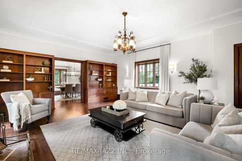 Photo 13 at 690 Bessborough Drive, Centennial, Oshawa