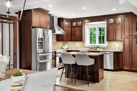 Photo 17 at 690 Bessborough Drive, Centennial, Oshawa