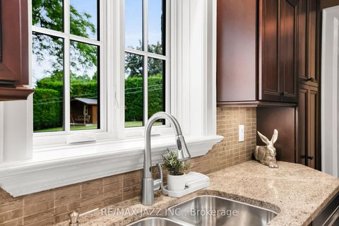 Photo 19 at 690 Bessborough Drive, Centennial, Oshawa