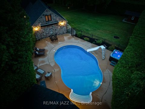 Photo 45 at 690 Bessborough Drive, Centennial, Oshawa