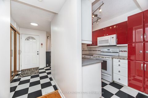 Photo 4 at #10 - 2112 Queen Street E, The Beaches, Toronto