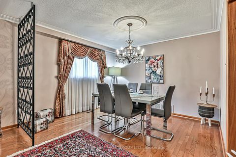 Photo 5 at 40 Weldrick Road W, North Richvale, Richmond Hill