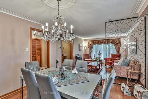 Photo 6 at 40 Weldrick Road W, North Richvale, Richmond Hill