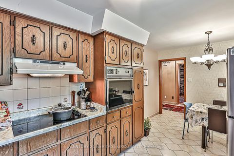 Photo 9 at 40 Weldrick Road W, North Richvale, Richmond Hill