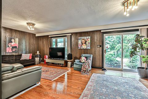 Photo 14 at 40 Weldrick Road W, North Richvale, Richmond Hill