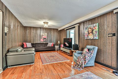 Photo 15 at 40 Weldrick Road W, North Richvale, Richmond Hill