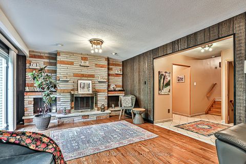 Photo 16 at 40 Weldrick Road W, North Richvale, Richmond Hill