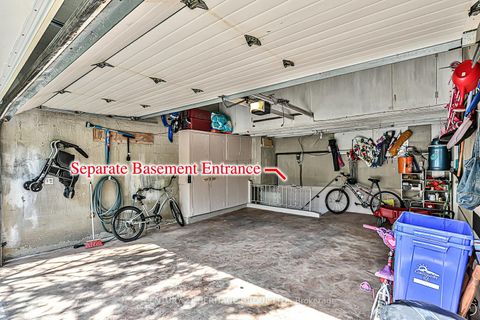 Photo 24 at 40 Weldrick Road W, North Richvale, Richmond Hill