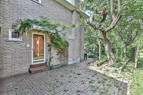 Photo 25 at 40 Weldrick Road W, North Richvale, Richmond Hill