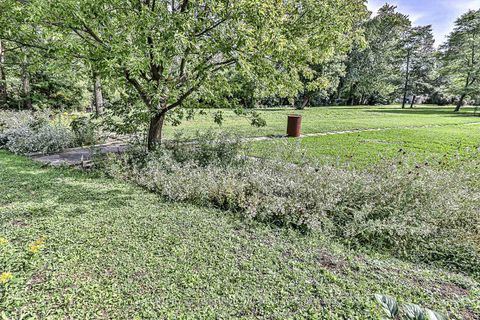 Photo 27 at 40 Weldrick Road W, North Richvale, Richmond Hill