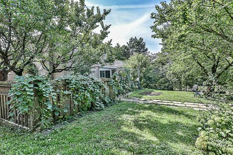 Photo 31 at 40 Weldrick Road W, North Richvale, Richmond Hill