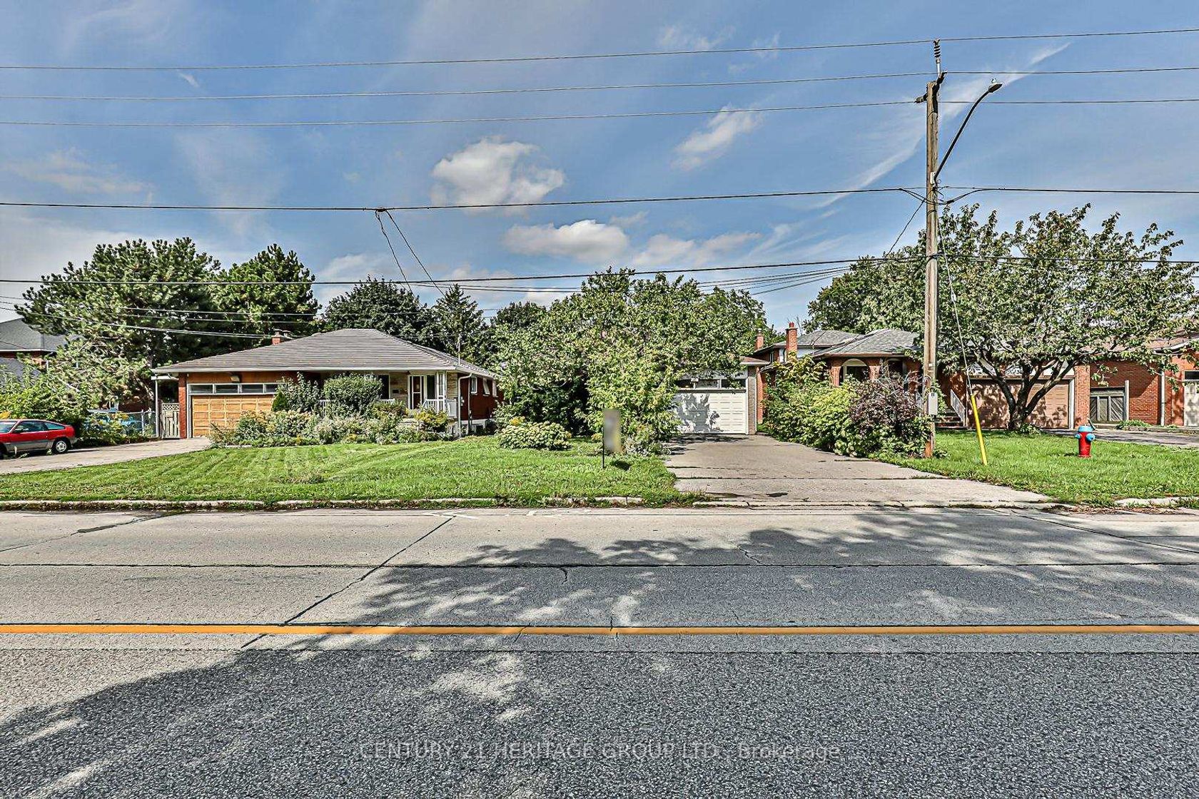 40 Weldrick Road W, North Richvale, Richmond Hill 