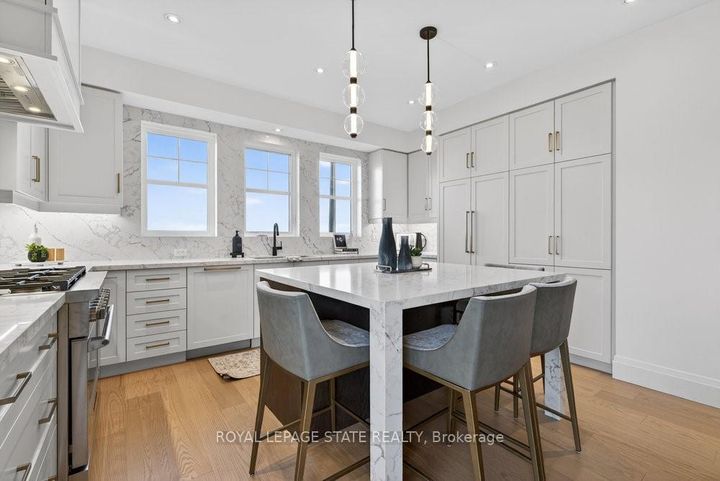 Photo 10 at 7 - 100 Watershore Drive, Stoney Creek, Hamilton