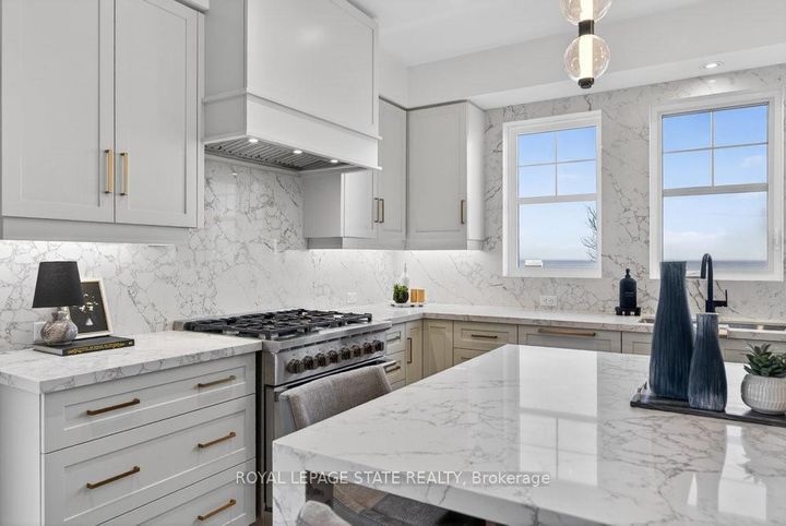 Photo 11 at 7 - 100 Watershore Drive, Stoney Creek, Hamilton