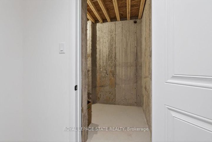 Photo 41 at 7 - 100 Watershore Drive, Stoney Creek, Hamilton