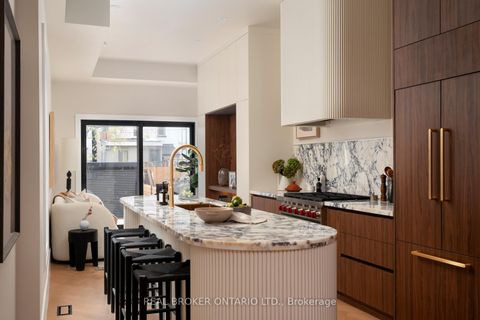 Photo 14 at 256 Major Street, University, Toronto