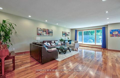 Photo 4 at 7 Sulgrave Crescent, Windfields, Toronto