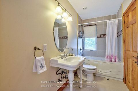 Photo 24 at 7 Sulgrave Crescent, Windfields, Toronto