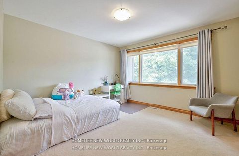 Photo 25 at 7 Sulgrave Crescent, Windfields, Toronto