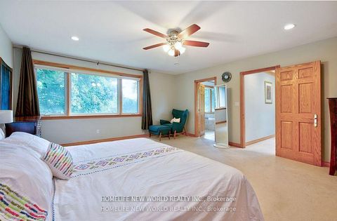 Photo 32 at 7 Sulgrave Crescent, Windfields, Toronto