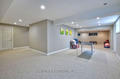 Photo 36 at 7 Sulgrave Crescent, Windfields, Toronto