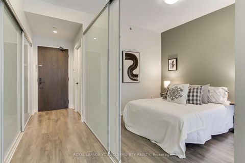 Photo 13 at 1002 - 426 University Avenue, Chinatown, Toronto