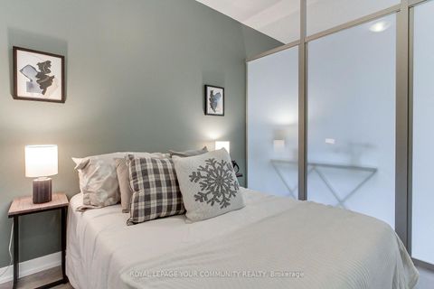 Photo 15 at 1002 - 426 University Avenue, Chinatown, Toronto