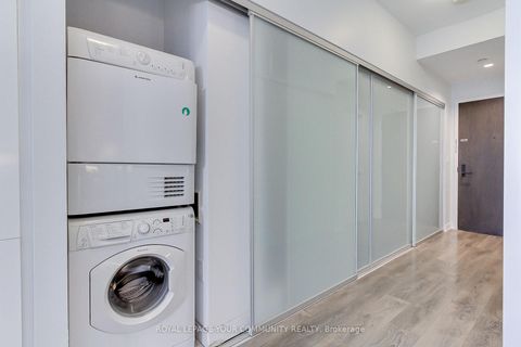 Photo 17 at 1002 - 426 University Avenue, Chinatown, Toronto