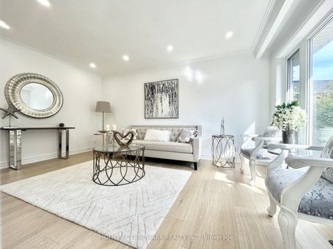 Photo 12 at 323 Elmwood Avenue, Harding, Richmond Hill