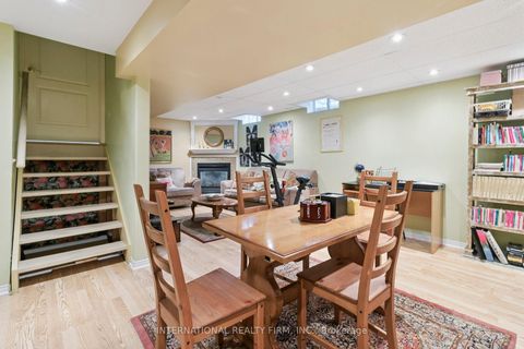 Photo 37 at 76 Timberwolf Crescent, Vellore Village, Vaughan