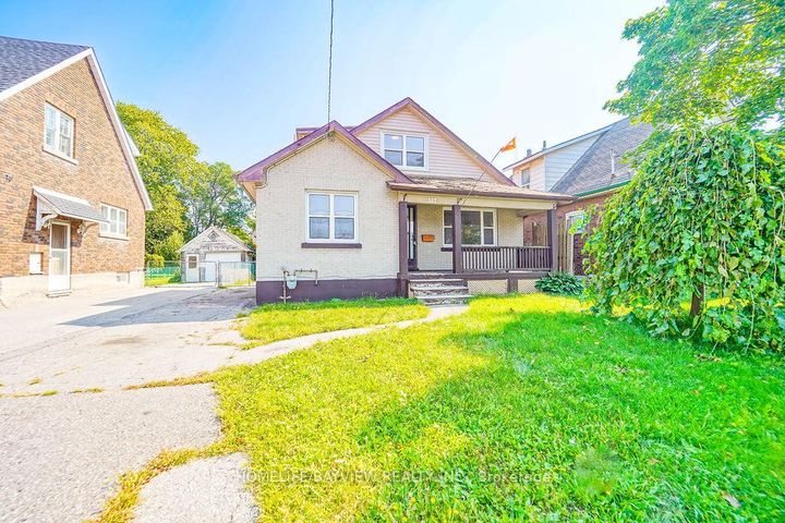Photo 4 at 187 Park Road S, Vanier, Oshawa