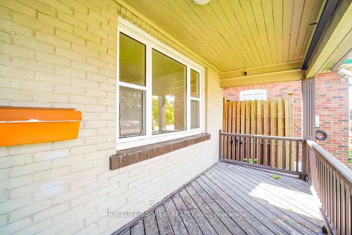 Photo 6 at 187 Park Road S, Vanier, Oshawa