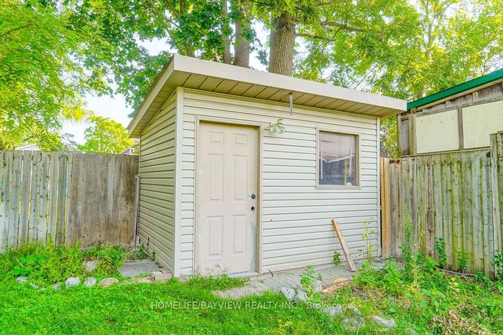 Photo 15 at 187 Park Road S, Vanier, Oshawa