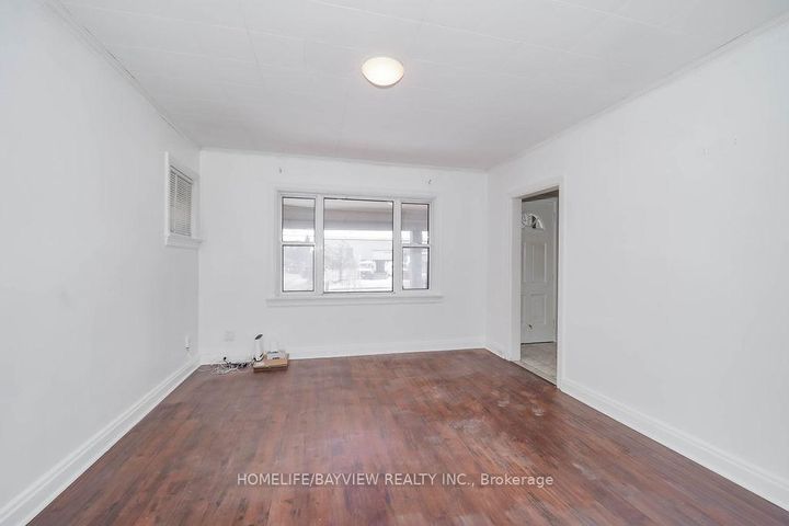 Photo 22 at 187 Park Road S, Vanier, Oshawa