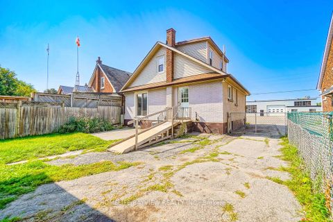 Photo 8 at 187 Park Road S, Vanier, Oshawa