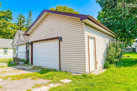 Photo 11 at 187 Park Road S, Vanier, Oshawa