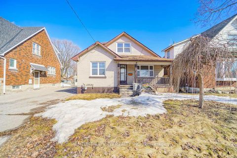 Photo 16 at 187 Park Road S, Vanier, Oshawa